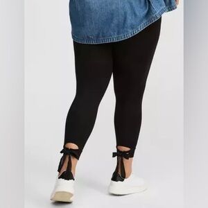 Torrid Black Capri Leggings With Chiffon Ties - Size 2X - EUC
